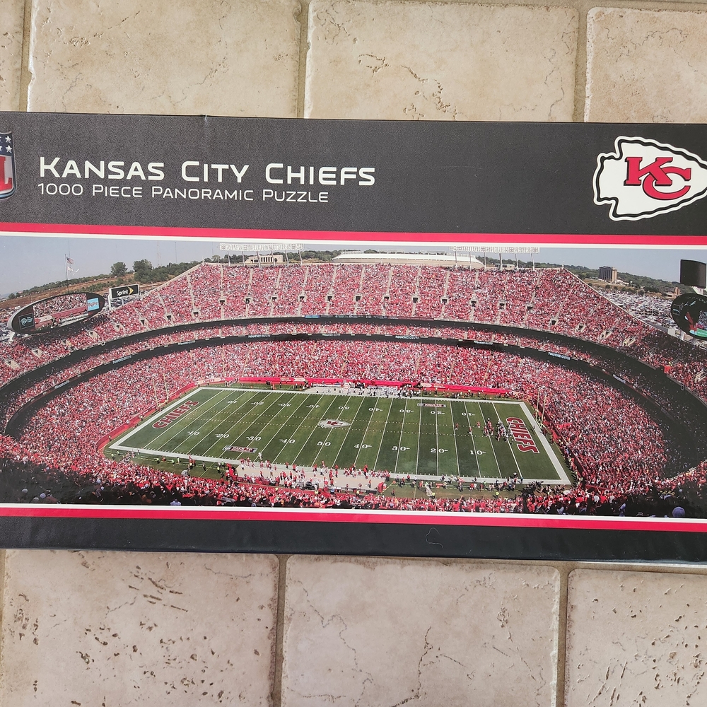 Kansas City Chiefs 1000 Piece Panoramic Puzzle